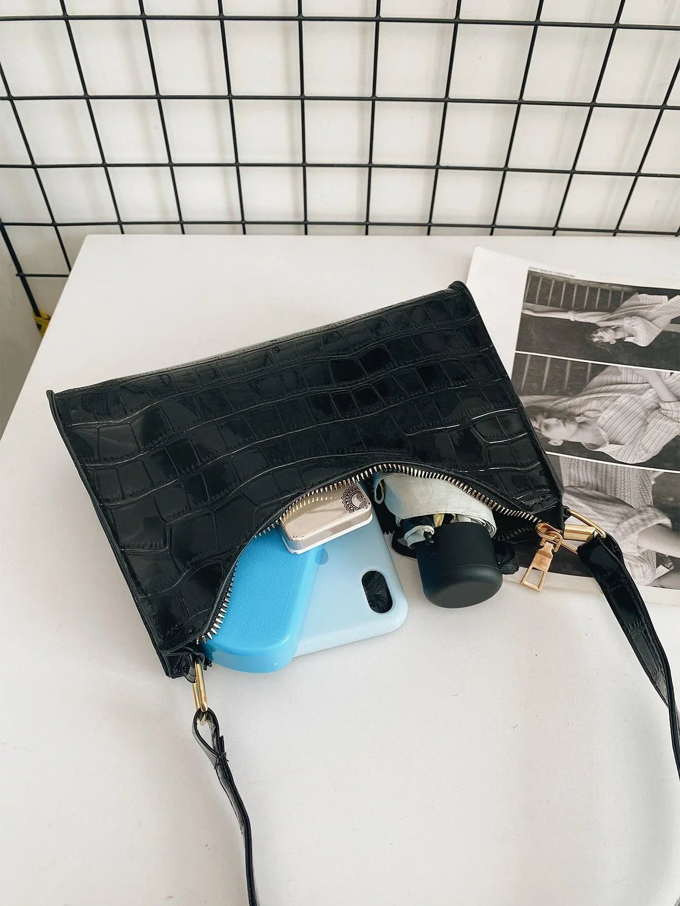 Buy SHEIN Crocodile Embossed Shoulder Bag, Fashion Retro Zipper Bag Casual Waterproof Handbag in Pakistan