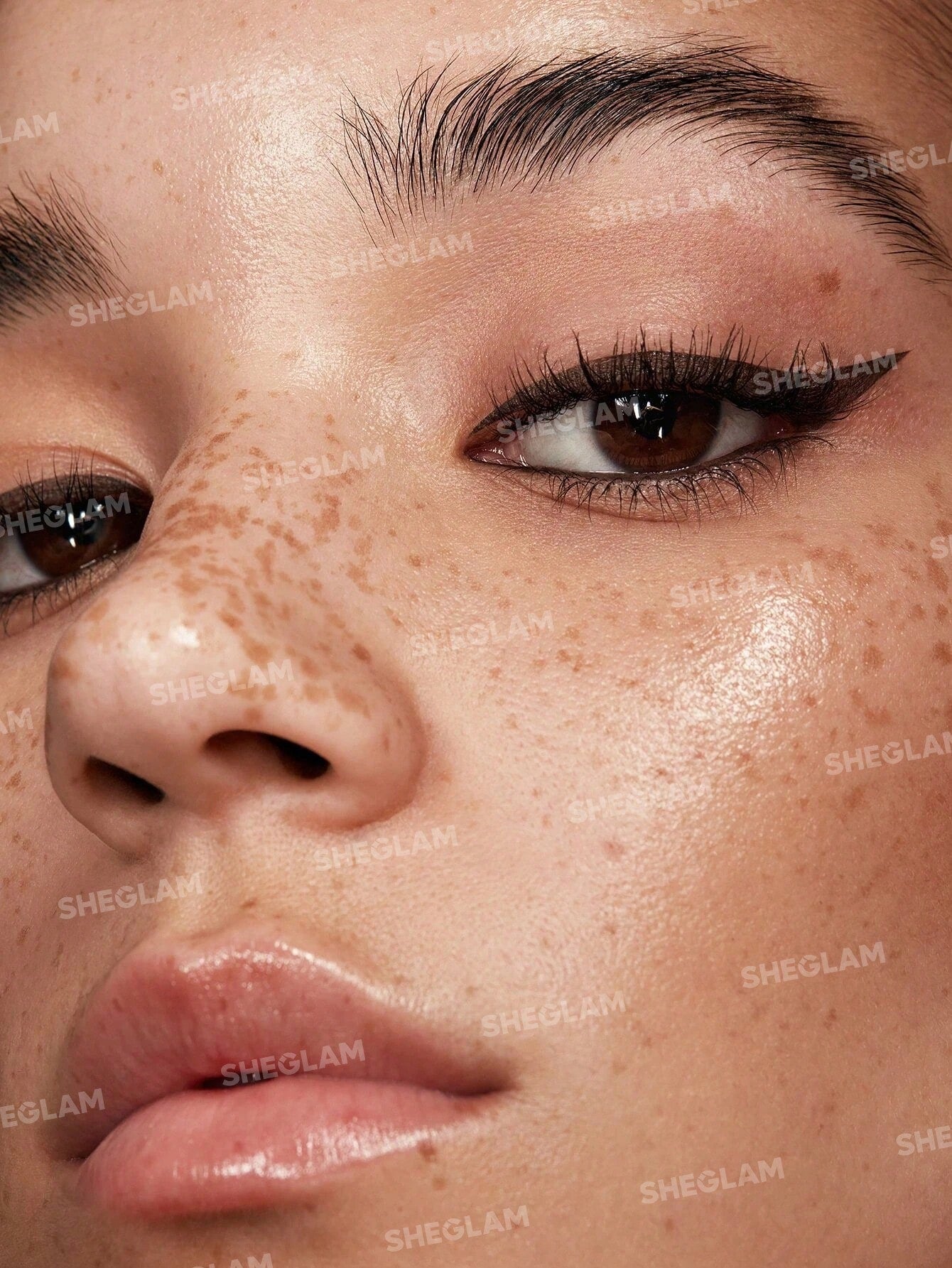 SHEGLAM On Fleek Long Lasting Liquid Eyeliner-Black