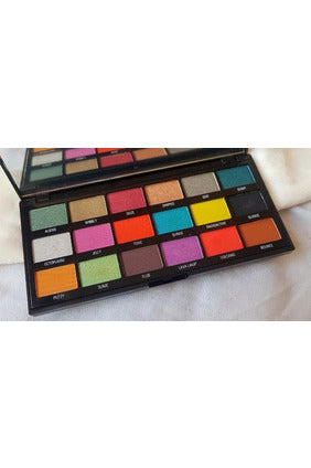 Buy I Heart Revolution Slime Chocolate Eyeshadow Palette in Pakistan