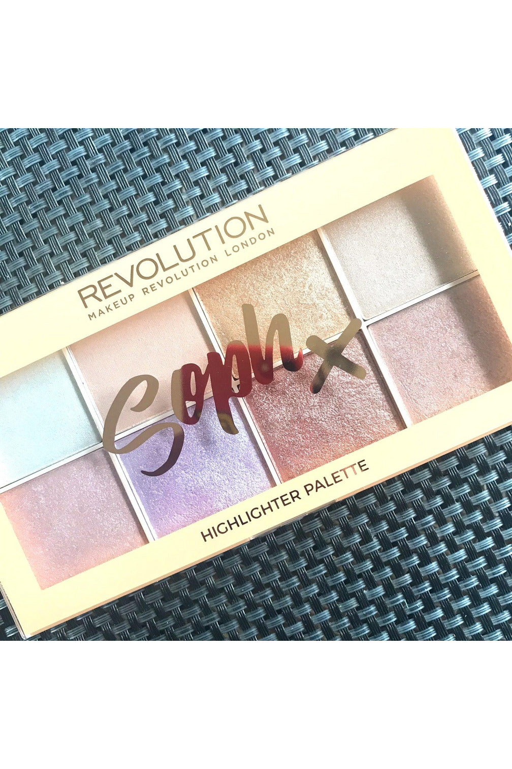 Buy Makeup Revolution Soph Highlighter Palette in Pakistan