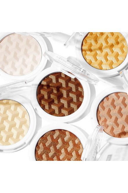 Buy Revolution Relove Super Highlighter in Pakistan