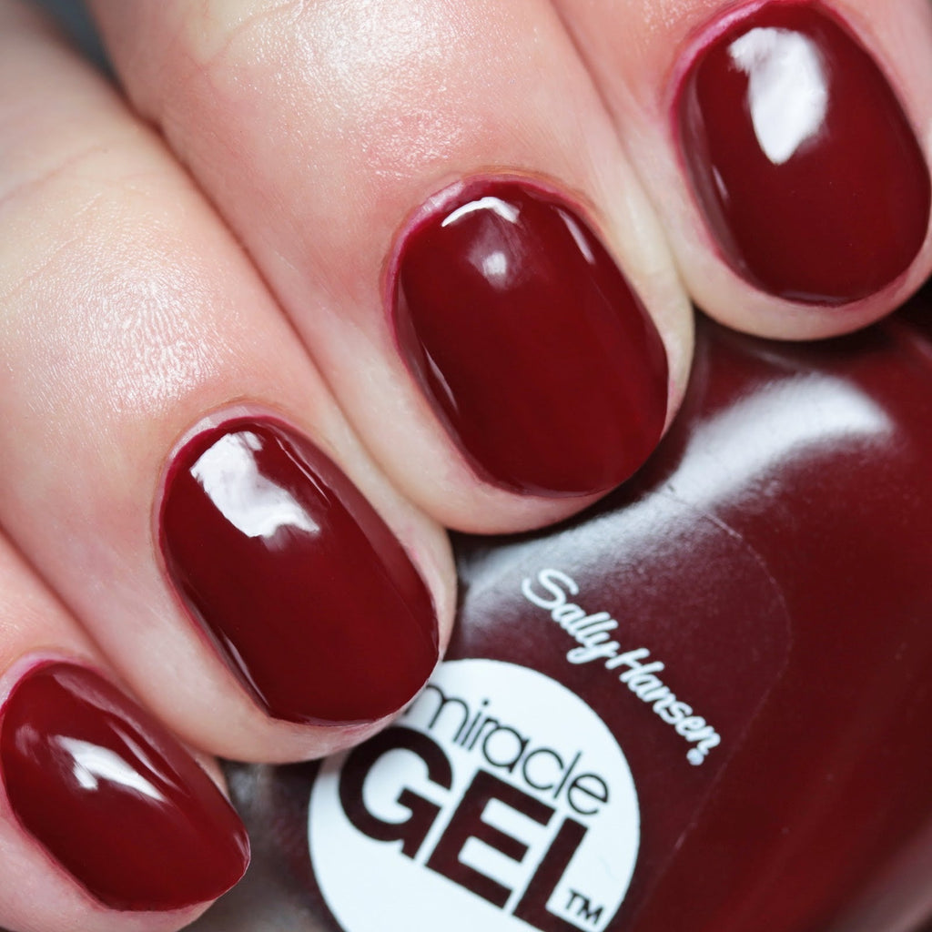 Buy Sally Hansen Esmalte Miracle Gel Nail Polish - 474 Cant Beet Royalty in Pakistan