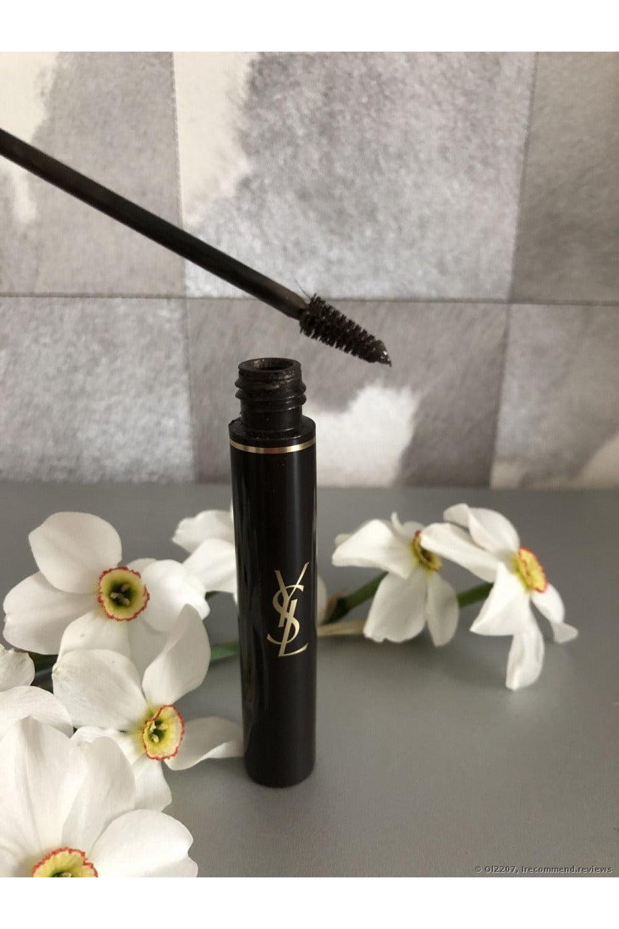 Buy Yves Saint Laurent Couture Brow Shaper Mascara - Absolute Brown 4 in Pakistan